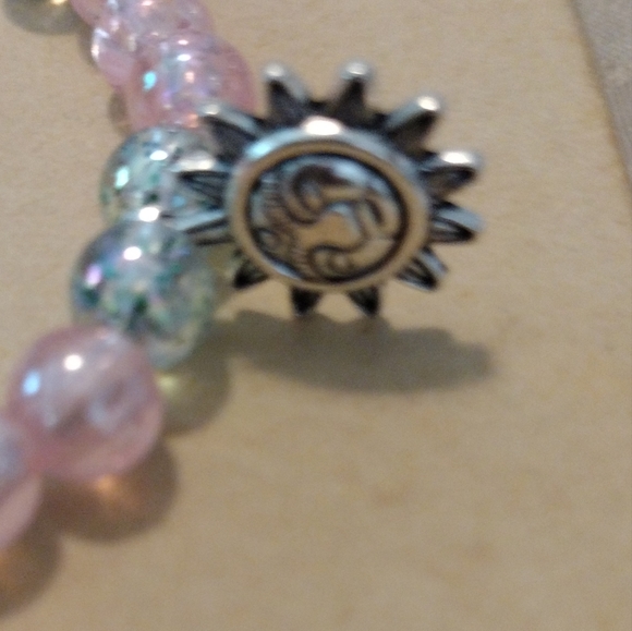 Artemis's Gems custom-made beaded bracelet with metal sun charm with face, pink - Picture 2 of 6